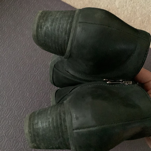 Blondo women’s Waterproof Ankle Boots Size 8, Black Color - Picture 4 of 7